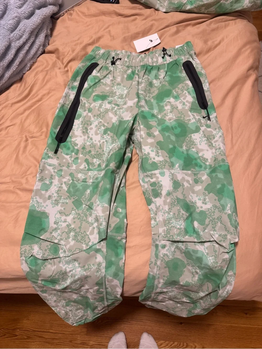 Tech Dri-FIT Camo Windrunner pants